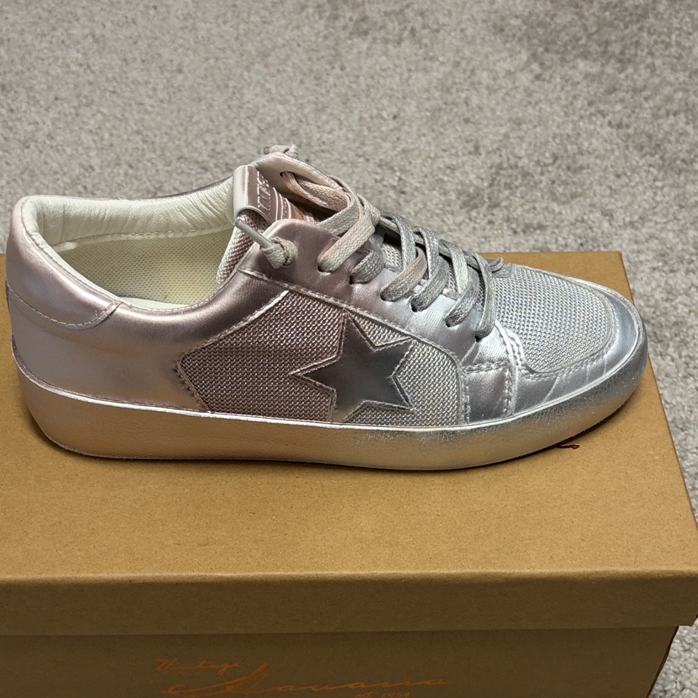 👠Host Pick👠 Vintage Havana “Dynamic” Sneakers - Picture 7 of 9